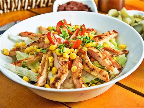 Tavuklu Sezar Salatası